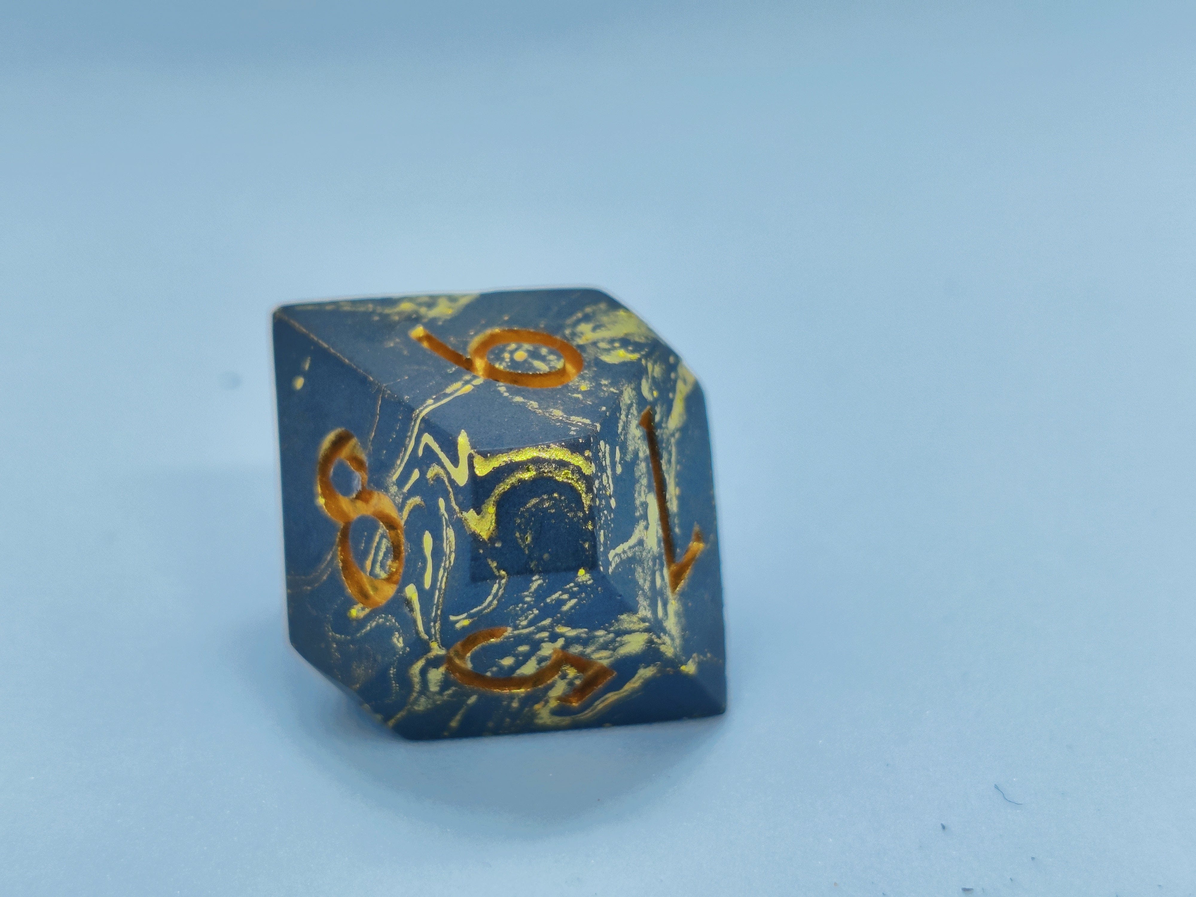 Nordicdice_X_Thydice Nordicdice_& Dark Marble terningesæt, Gold Edition