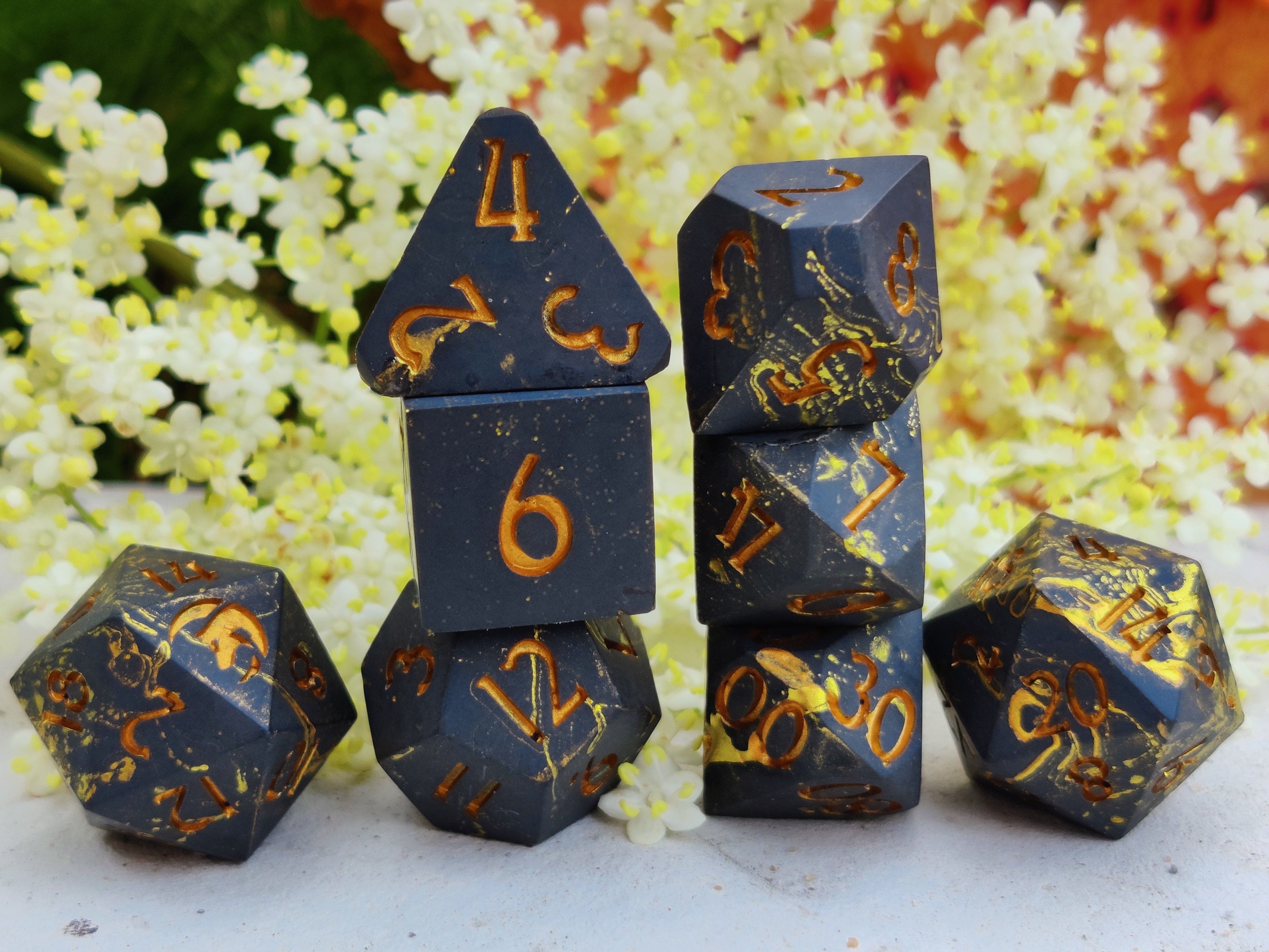 Nordicdice_X_Thydice Nordicdice_& Dark Marble terningesæt, Gold Edition