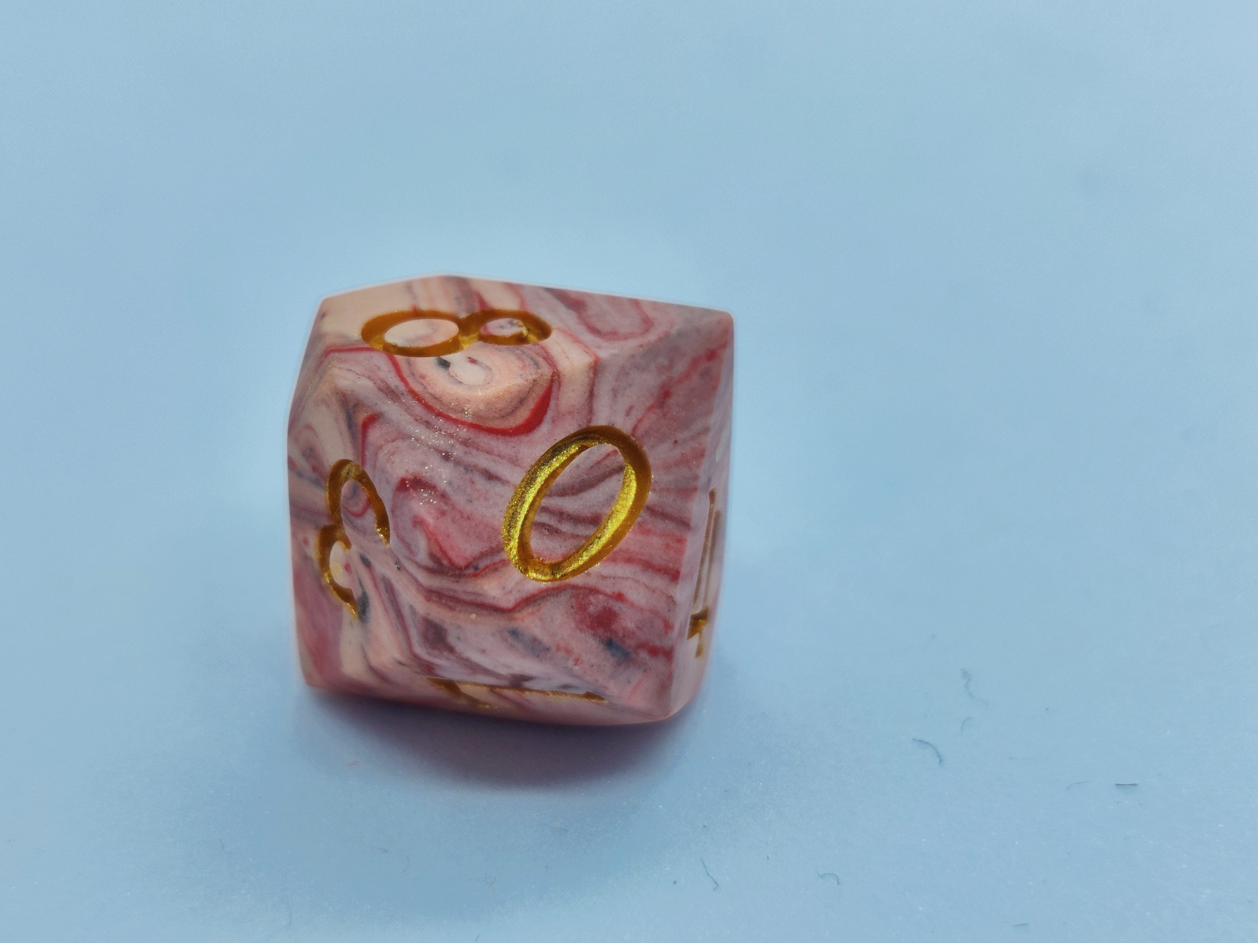 Nordicdice_X_Thydice Nordicdice_& Red marble - Jesmonite terningesæt