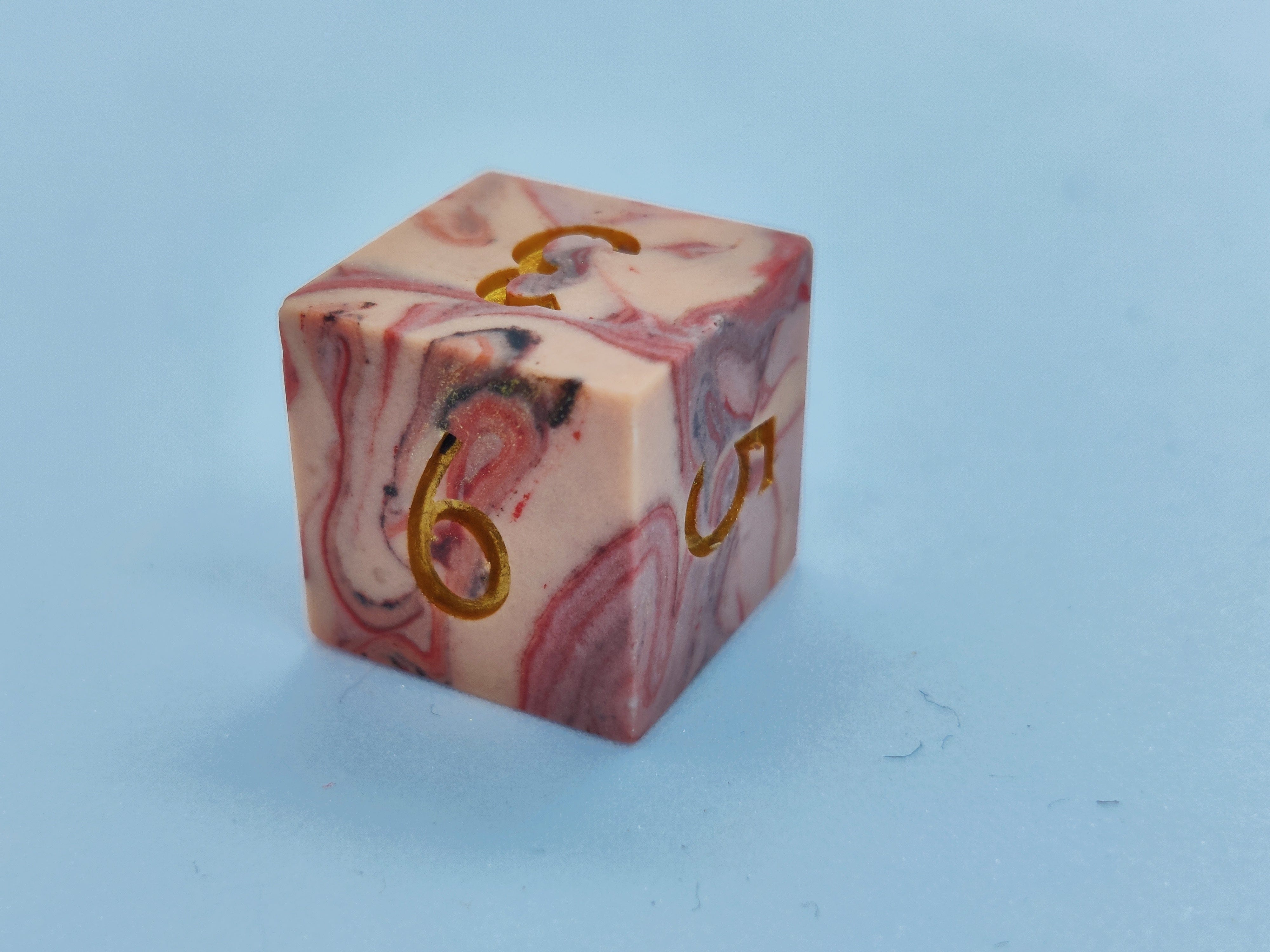 Nordicdice_X_Thydice Nordicdice_& Red marble - Jesmonite terningesæt
