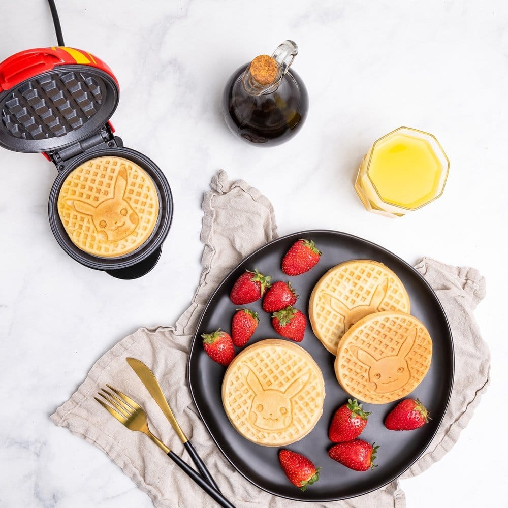 Uncanny Brands Pokémon Pokémon Mini Waffle Maker - Pikachu