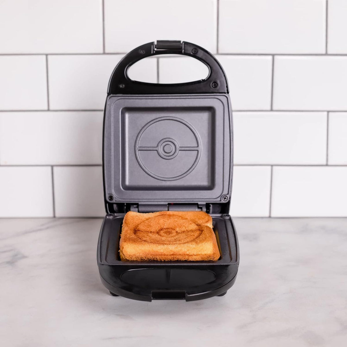 Uncanny Brands Pokémon Pokémon Panini Sandwich Maker - Poké Ball