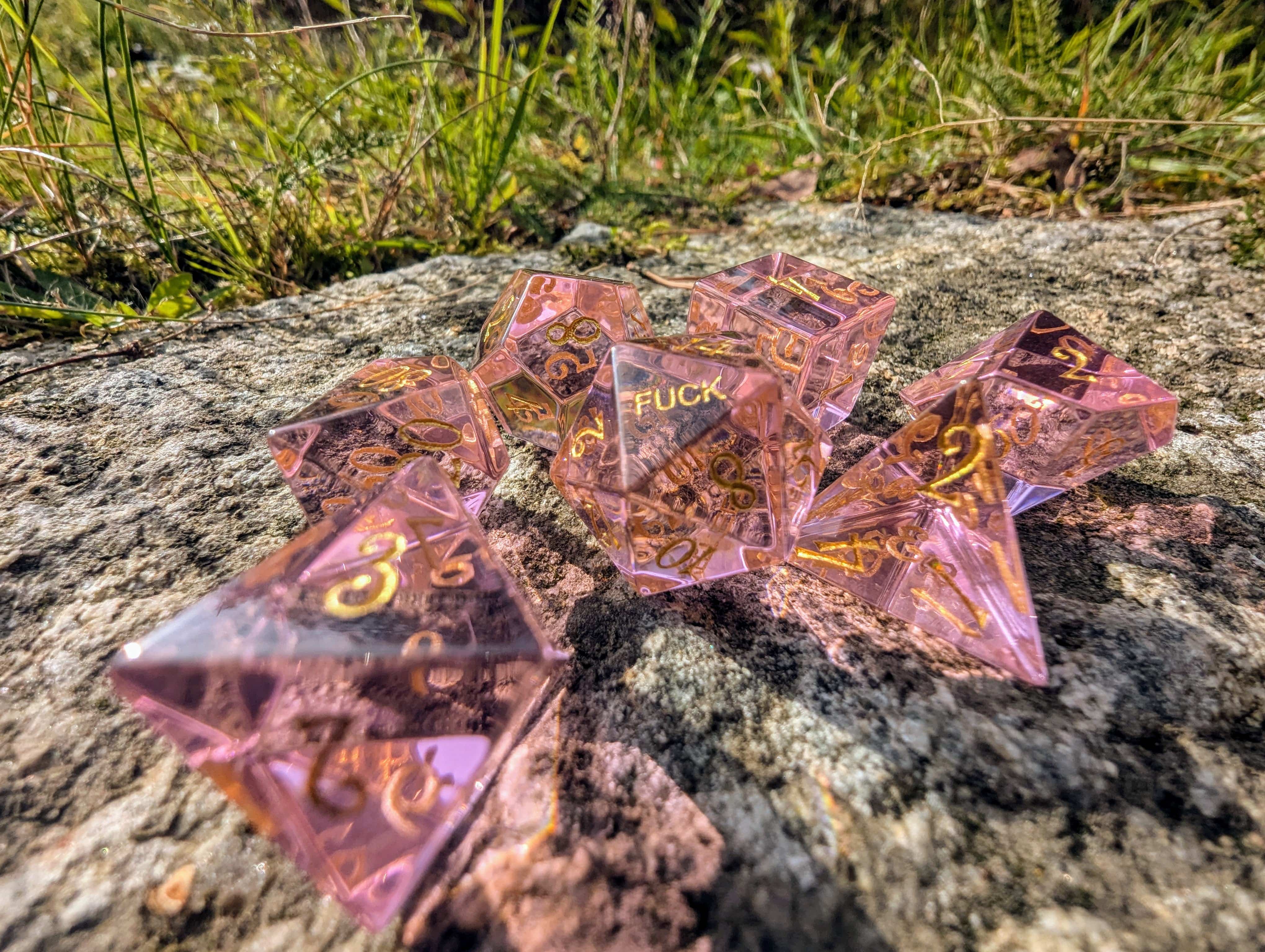 NordicDice Ædelsten og Krystal Pink curse - Rollespilsterninger Glas