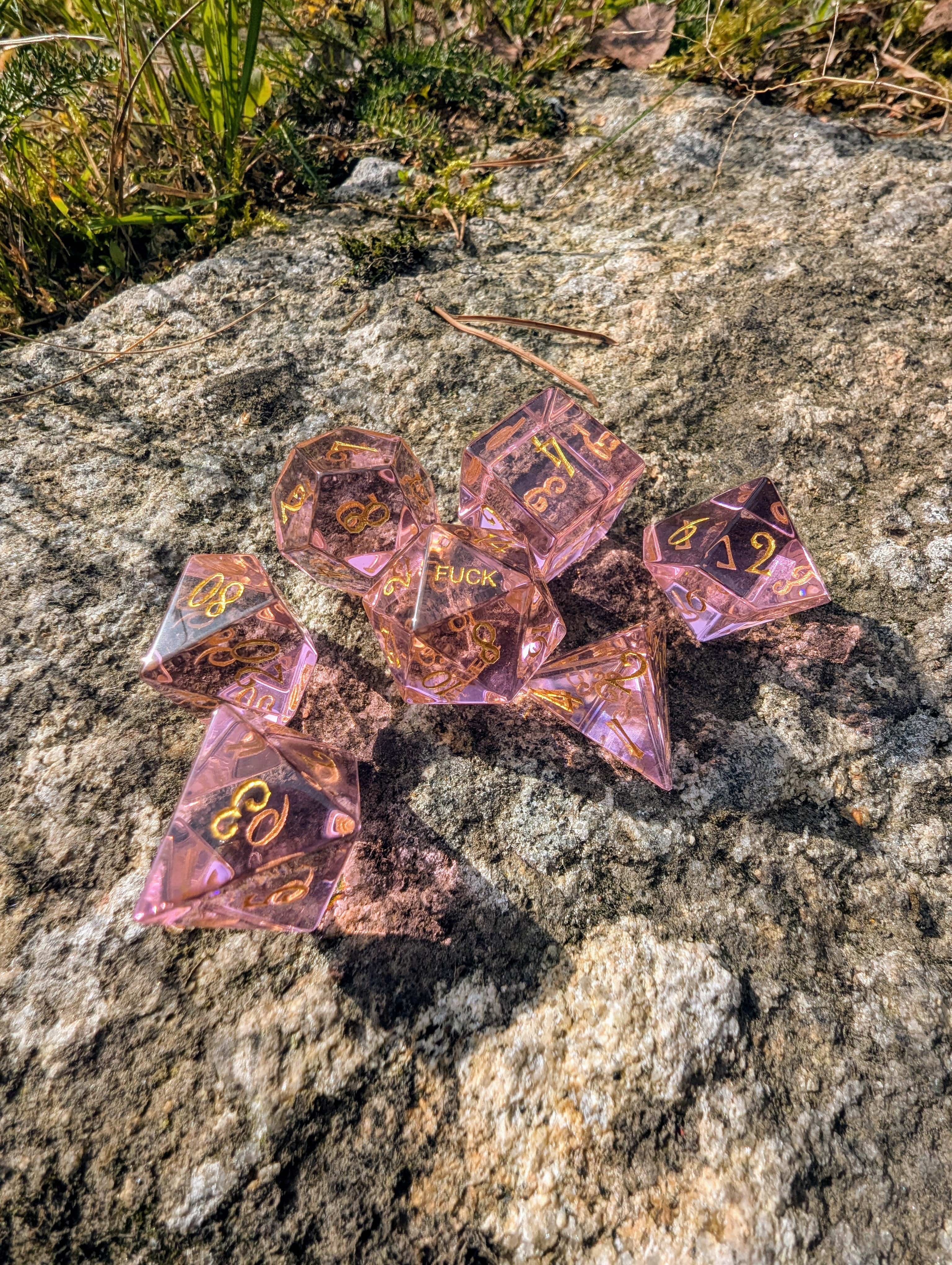 NordicDice Ædelsten og Krystal Pink curse - Rollespilsterninger Glas