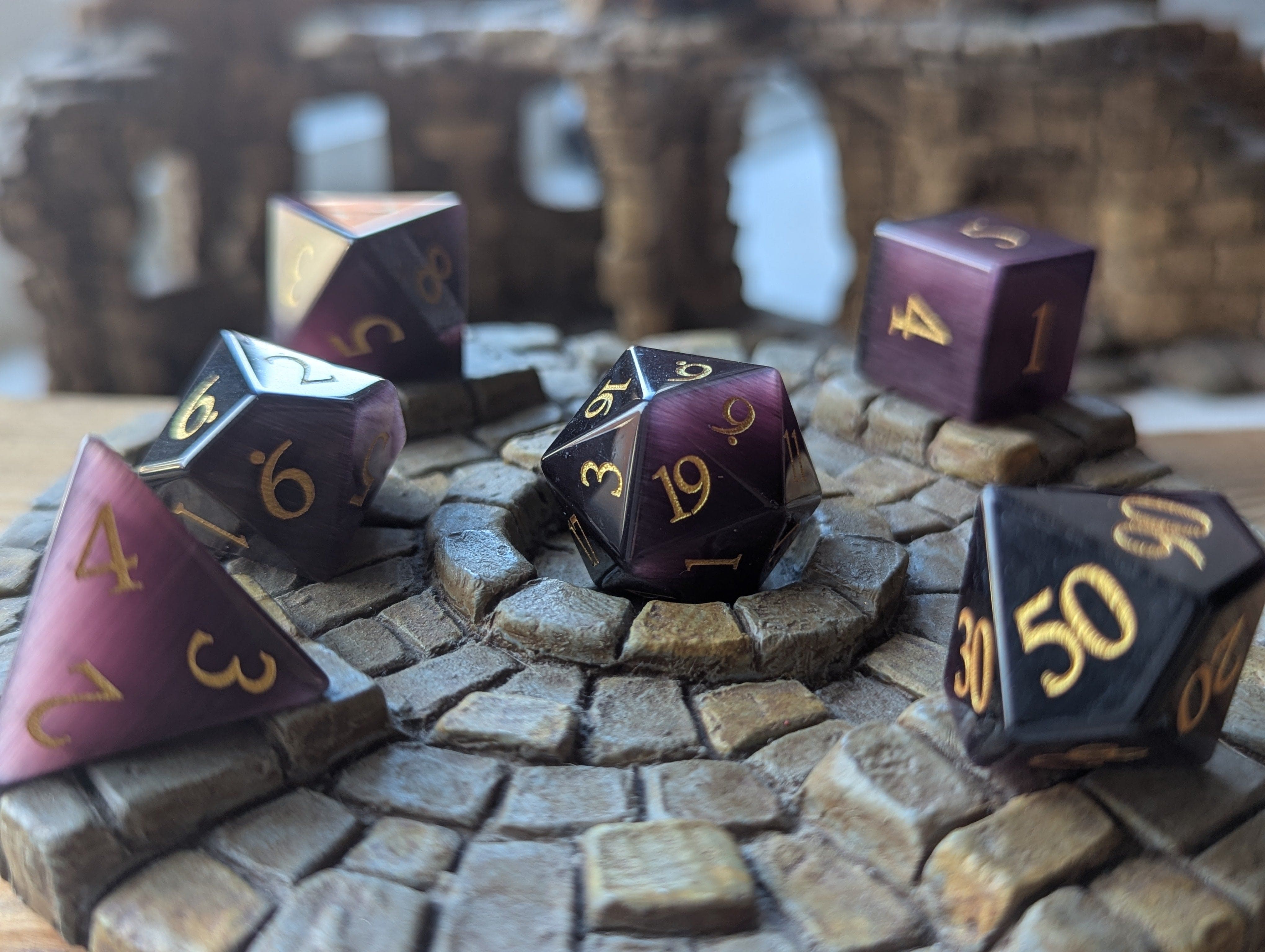 NordicDice Ædelsten og Krystal Purple cat eye - roleplaying dice Exclusive