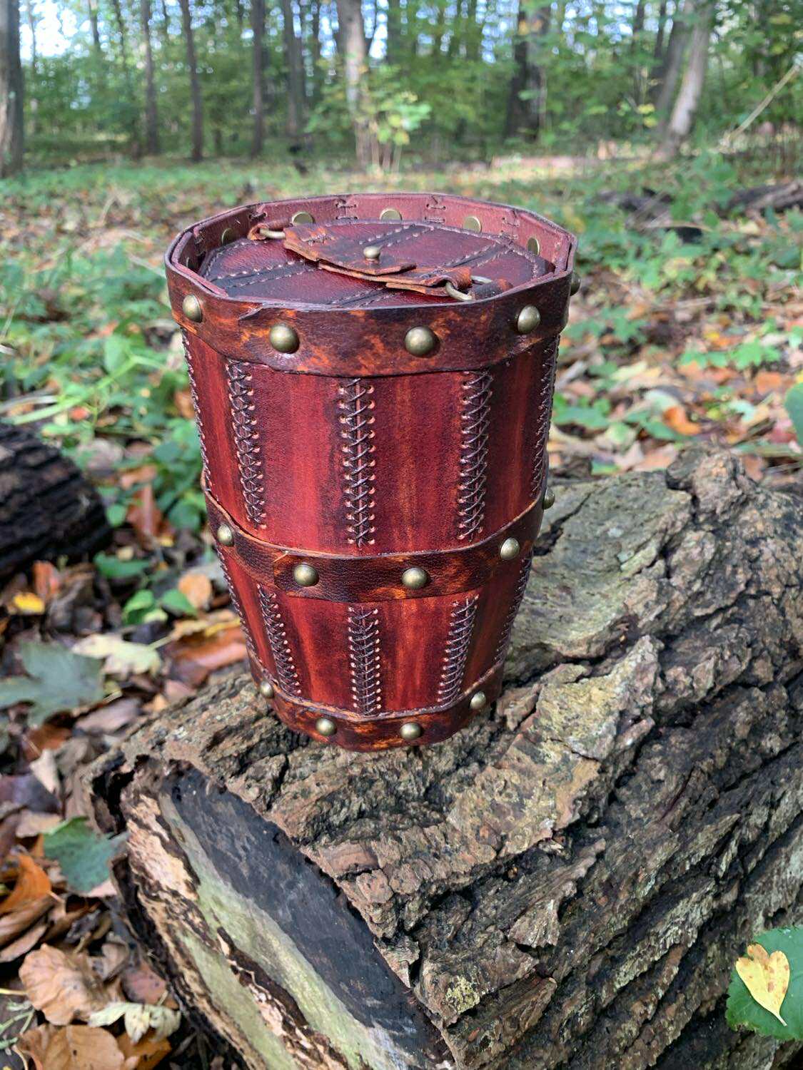 NordicDice Dice bag Handmade Rugaardian red cask - dice barrel