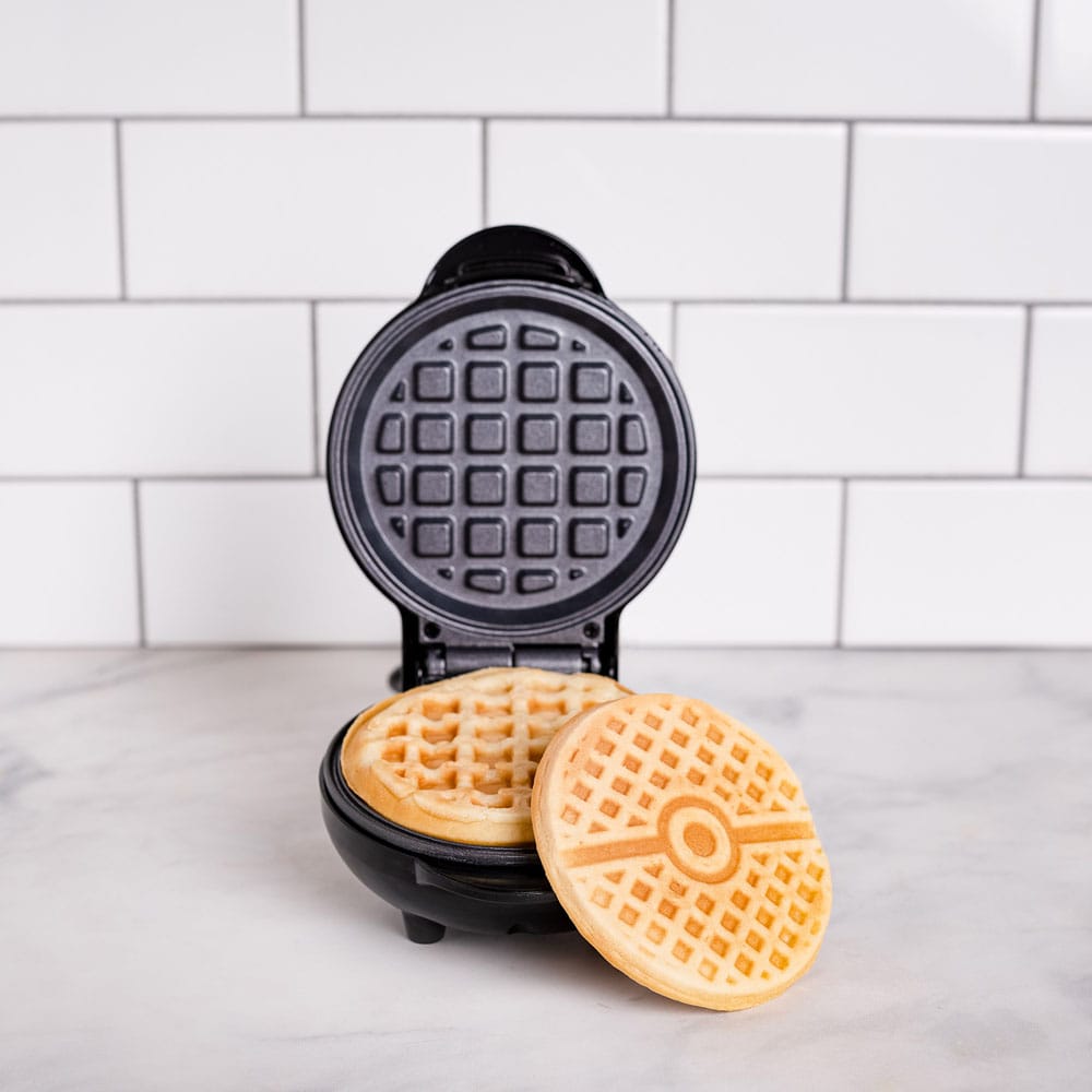 NordicDice Pokemon Pokemon Waffle Maker Pokeball